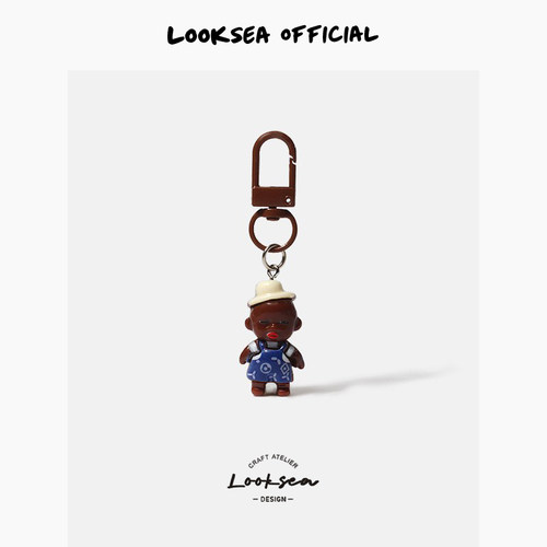 Looksea official美式娜塔莎娃娃钥匙扣个性黑皮宝宝潮酷背包挂坠