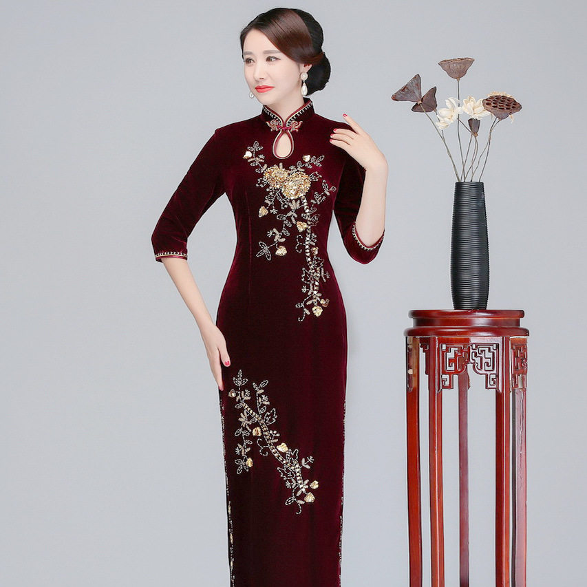 秋冬高档丝绒喜婆婆喜妈妈钉珠长款中老年复古改良旗袍礼服连衣裙