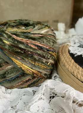 咿唔手混线-秋冬军绿色系油画风特色钩针棒针编织毛线包包编织