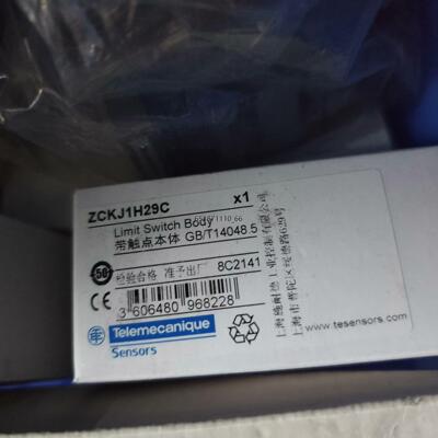 zcKJ1H29c，Schneider施