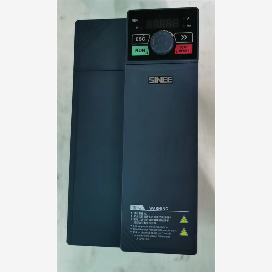 正弦变频器EM730-015B38