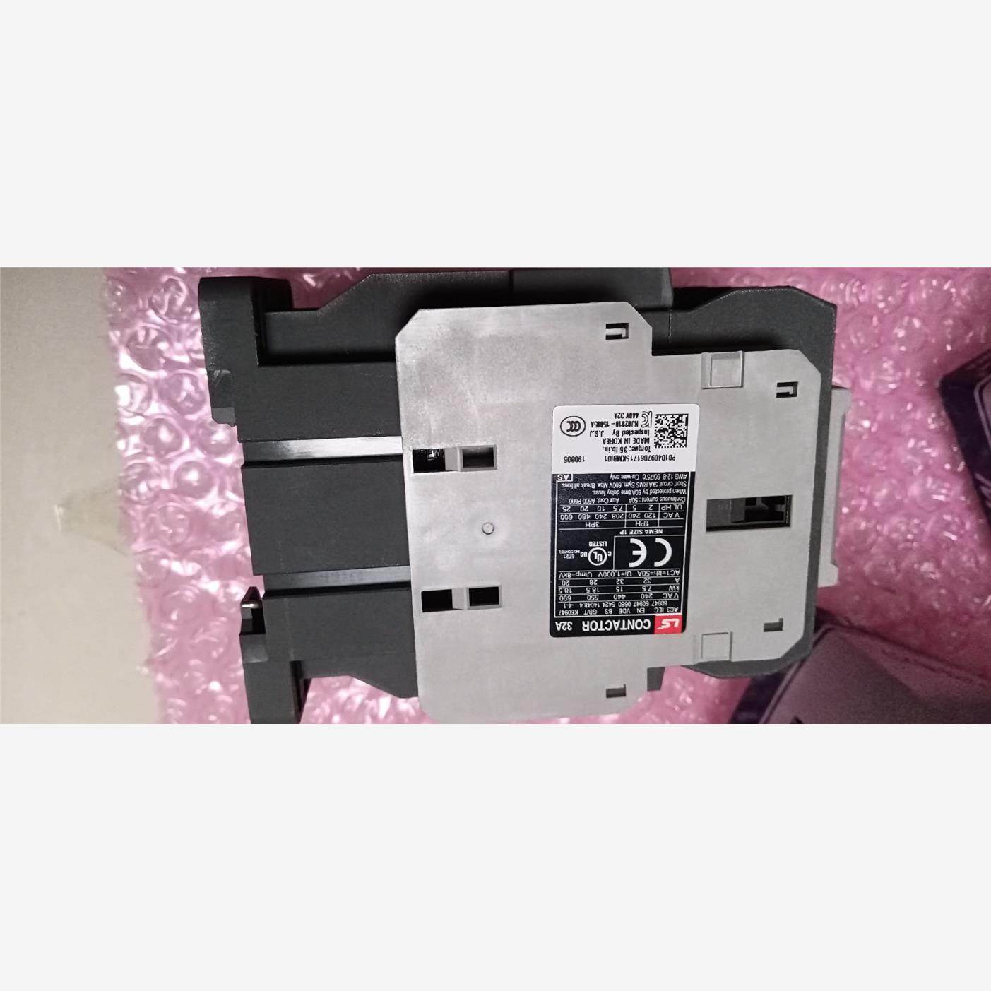 Ls接触器原装正品MC-32a，DC2V.产地韩国进口二个