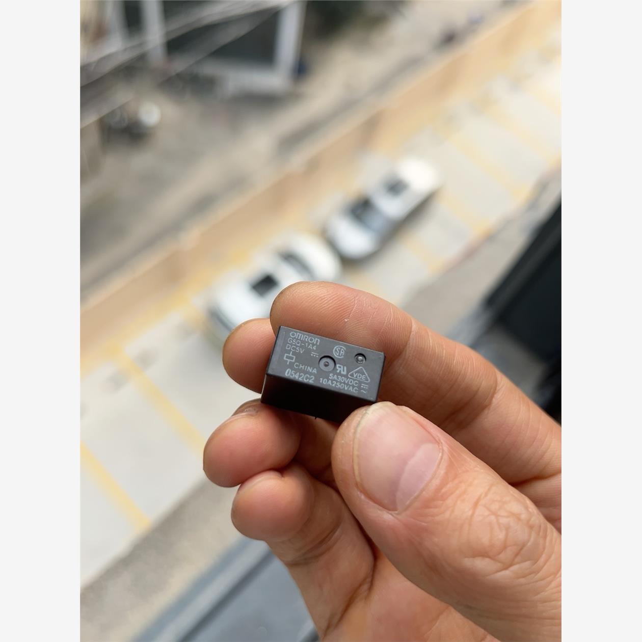 库存全新欧姆龙继电器G5Q-1A4。线圈DC5V 输出直流5