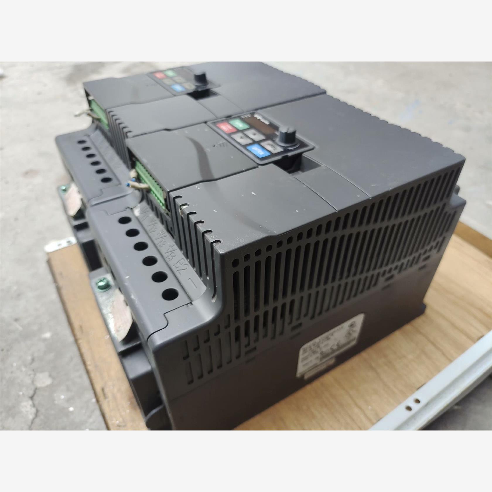 台达变频器VFD075E43A成