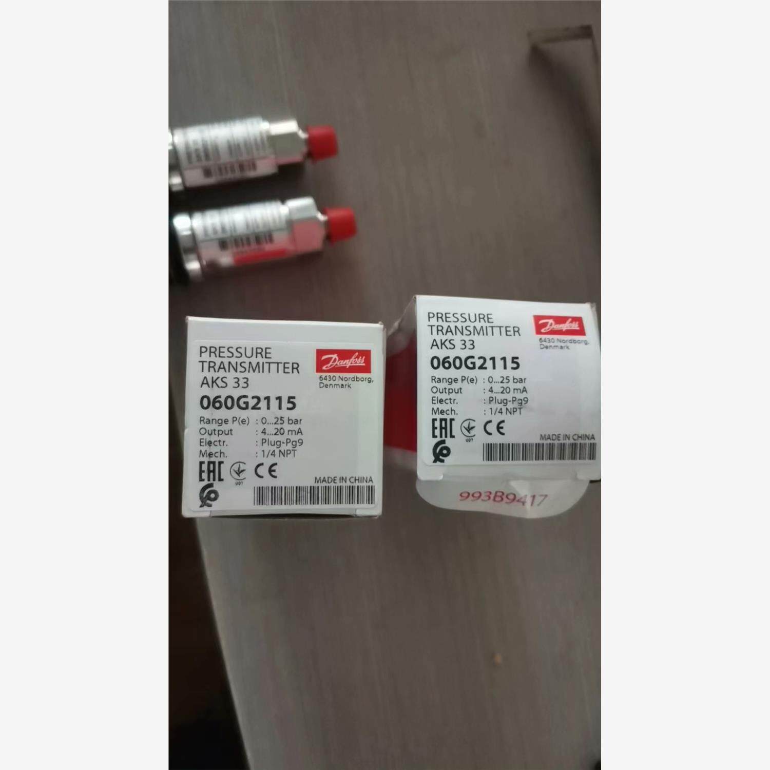 压力传感器AKS33  060G2115  压力是0-25b