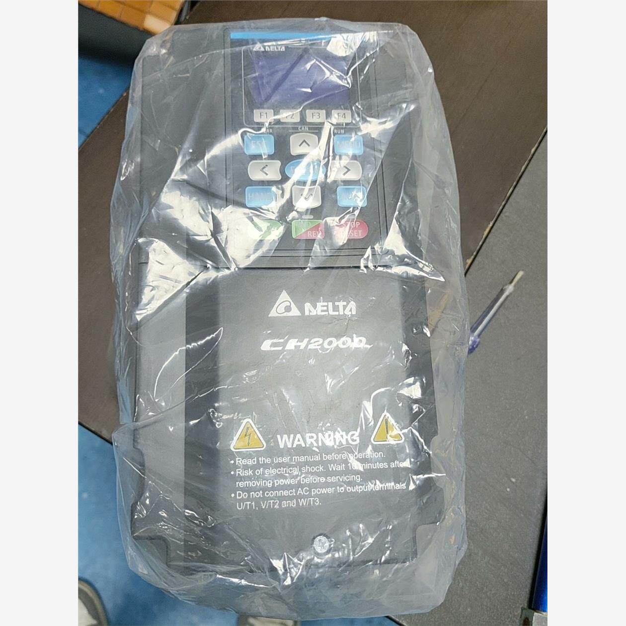 全新台达变频器VFD022CH2