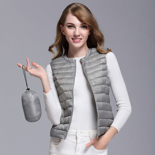 秋冬轻薄短款圆领羽绒马甲女