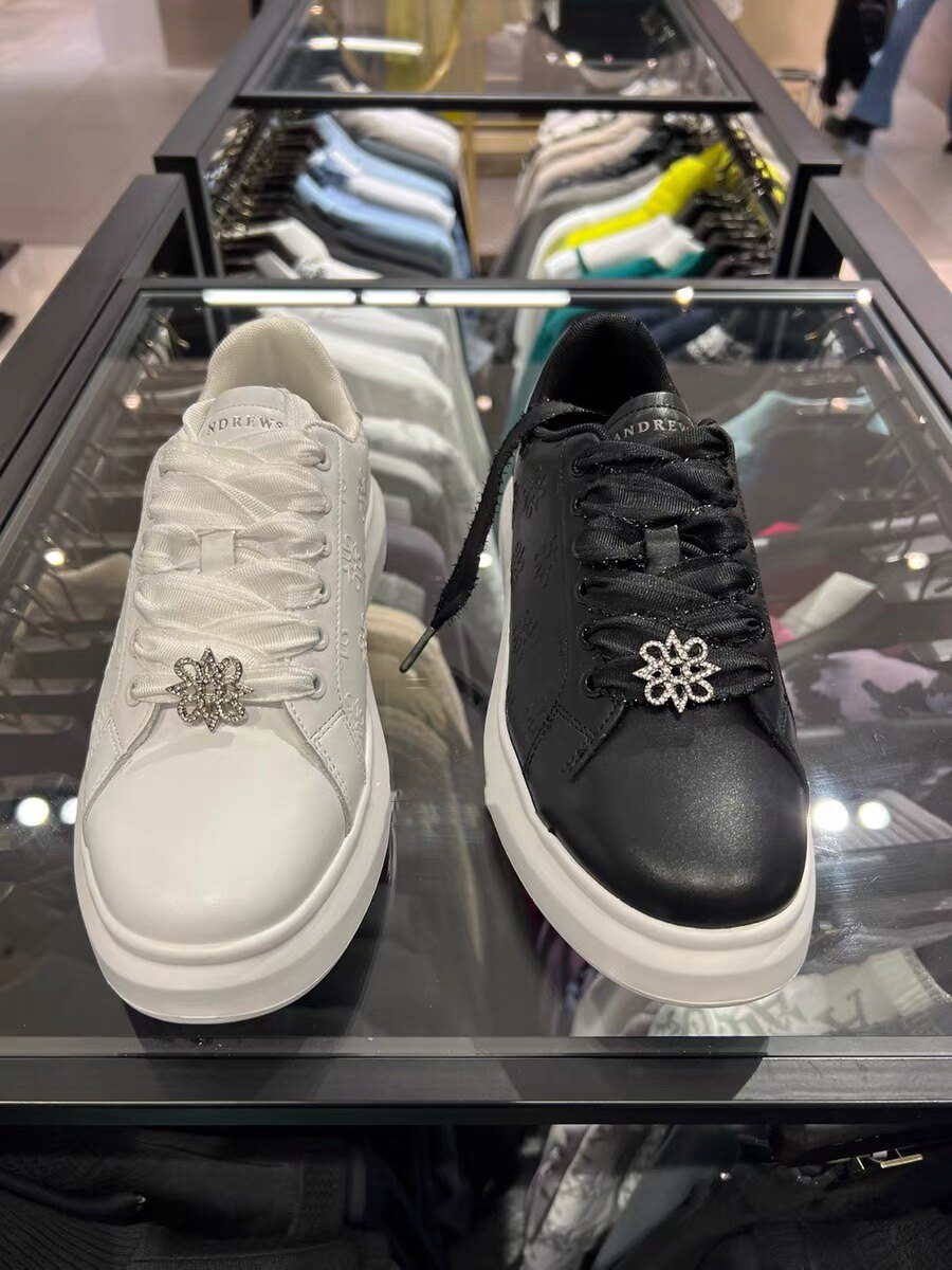 高尔夫球鞋女鞋春夏新款防滑增高运动鞋头层牛皮防水百搭休闲鞋白