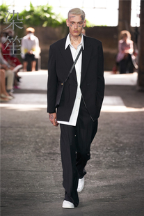 春秋男士百搭西服宽松大码简洁风免烫抗皱西装外套简约帅气便服男