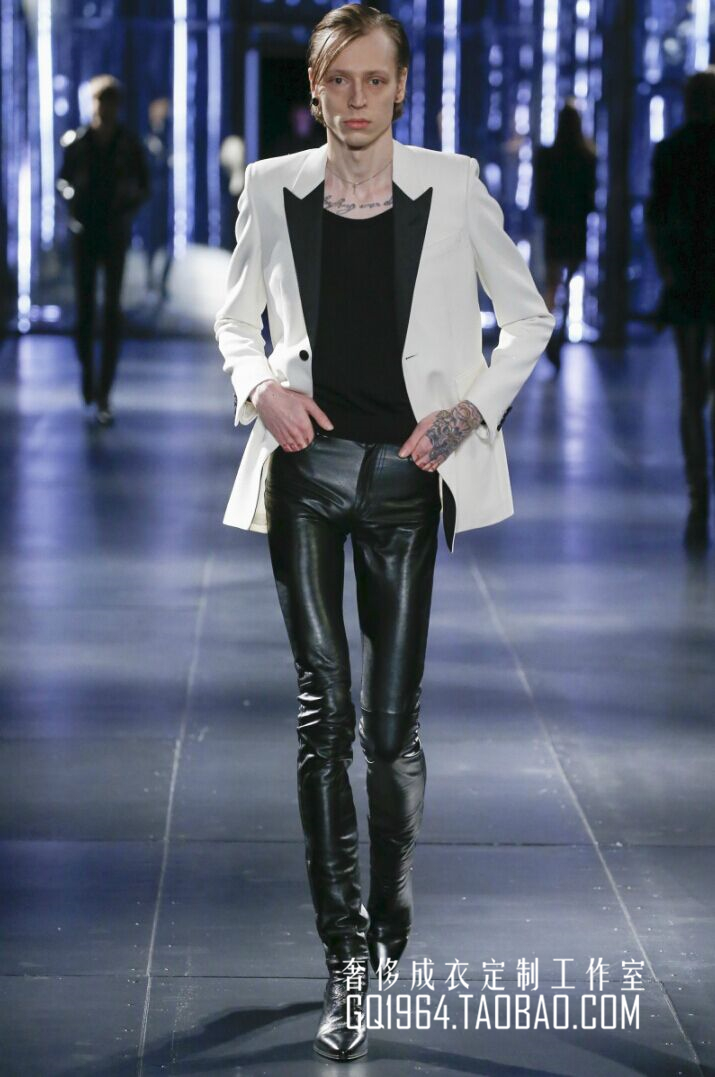 经典抢驳权志龙白色黑领男小西服