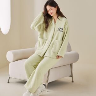 珊瑚绒睡衣女款秋冬季加厚保暖长袖套装新款女士宽松家居服可外穿