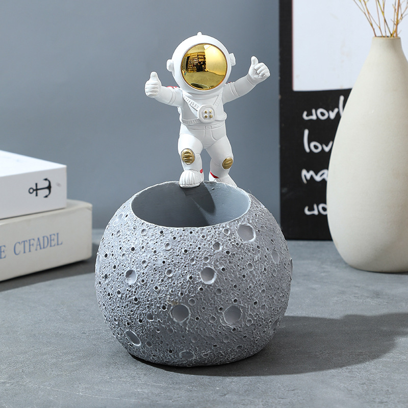 太空人宇航员笔筒收纳摆件