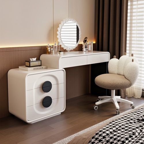 小户型奶油风主卧化妆桌收纳柜