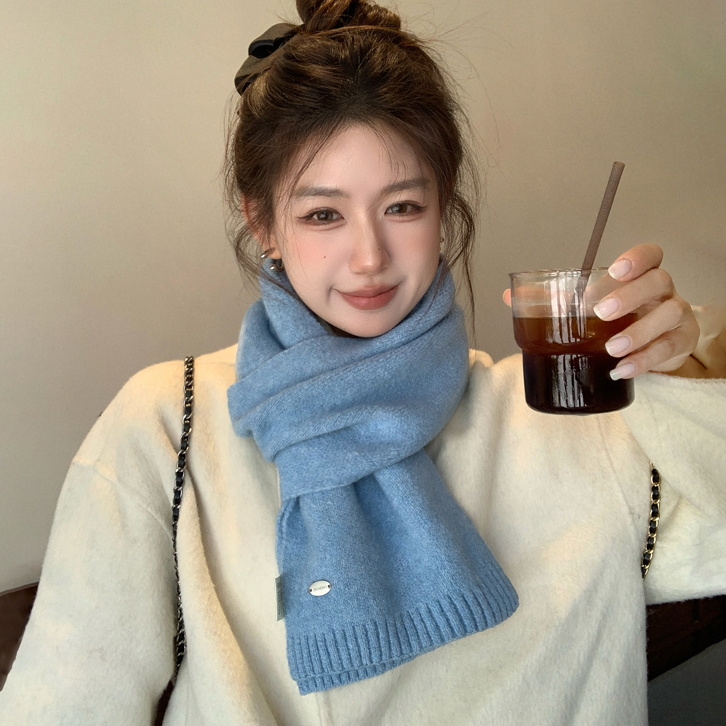 含羊毛纯色软糯天蓝色围巾围脖