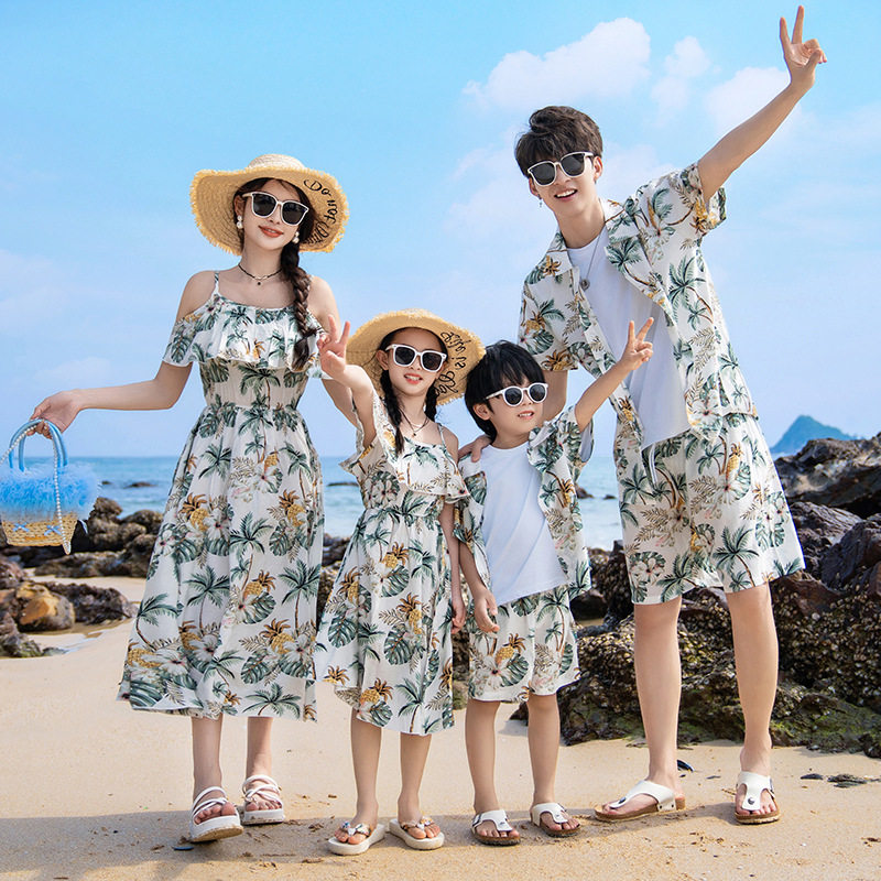 马尔代夫情侣装2025海南岛三亚海边旅游穿搭沙滩度假母女裙连衣裙