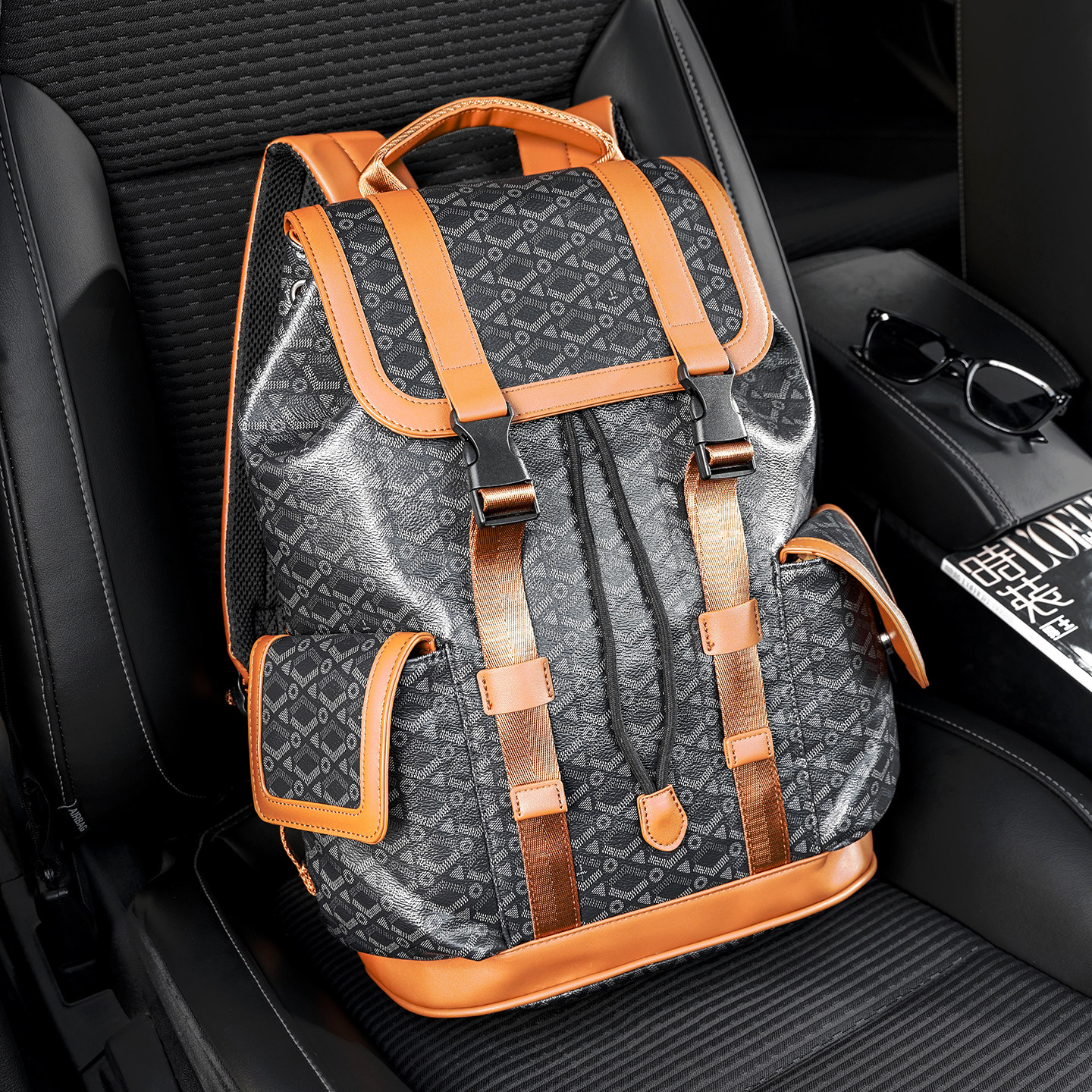 外贸定制男士双肩包大牌翻盖通勤电脑文件包韩版休闲户外街头男包