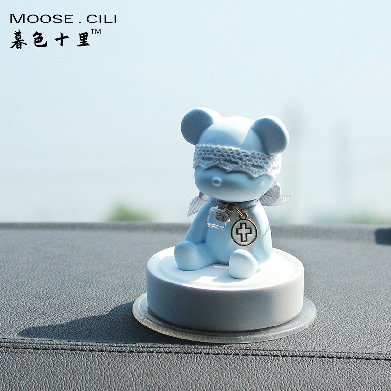 网红车载香薰摆件暴力熊小熊公仔车内装饰品高端汽车出风口扩香石