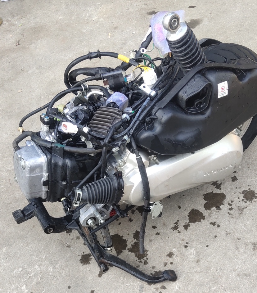 适用五羊本田100小公主发动机总成 新优悦110机头睿御优酷王野100