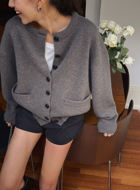 SOTHEA  时髦澳大利亚羊毛立体感圆领毛衣开衫