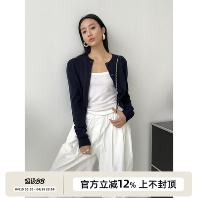 圆领长袖羊毛衣针织上衣