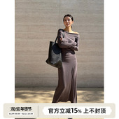 优雅一字领收腰长袖 SOTHEA 醋酸纱线_2025年春季 针织T恤连衣裙