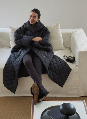 SOTHEA 时髦極简风大翻领廓形绗格长款过膝棉服棉服棉袄保暖外套