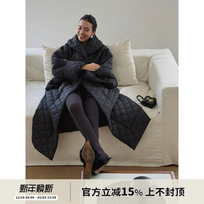 SOTHEA 时髦極简风大翻领廓形绗格长款过膝棉服棉服棉袄保暖外套