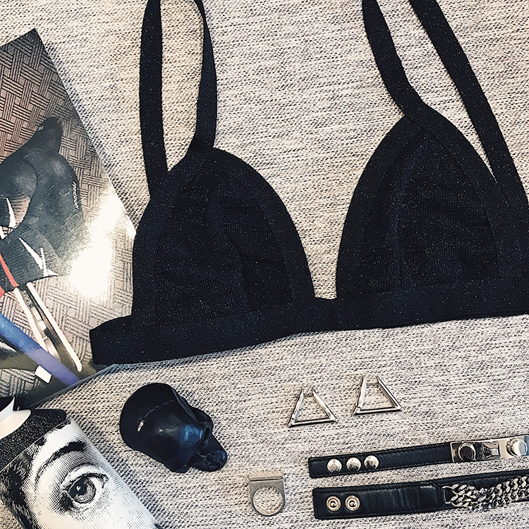 SOTHEA 黑色性感無鋼圈裹胸防走光文胸抹胸內衣小胸背心胸罩無痕在類目 女裝/女士精品, 抹胸中 - 來自Buy2taobao.com提供專業的淘寶代購服務