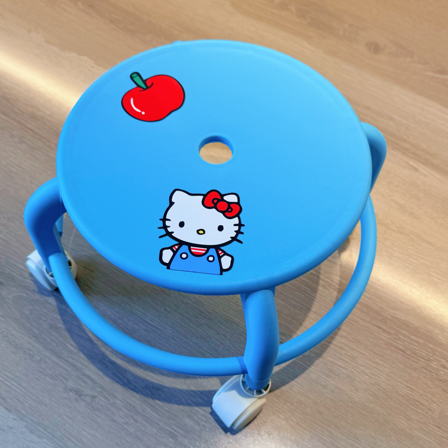 卡通静音万向大轮凳子滑轮矮凳家用客厅拆快递换鞋凳子圆凳