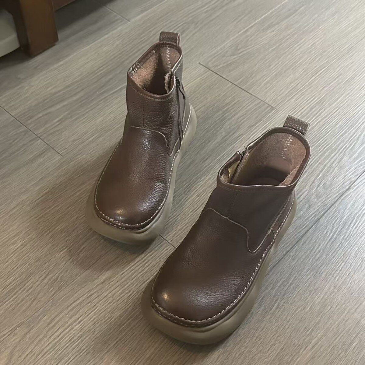秋冬新款单皮女短靴圆头侧拉链时马丁靴