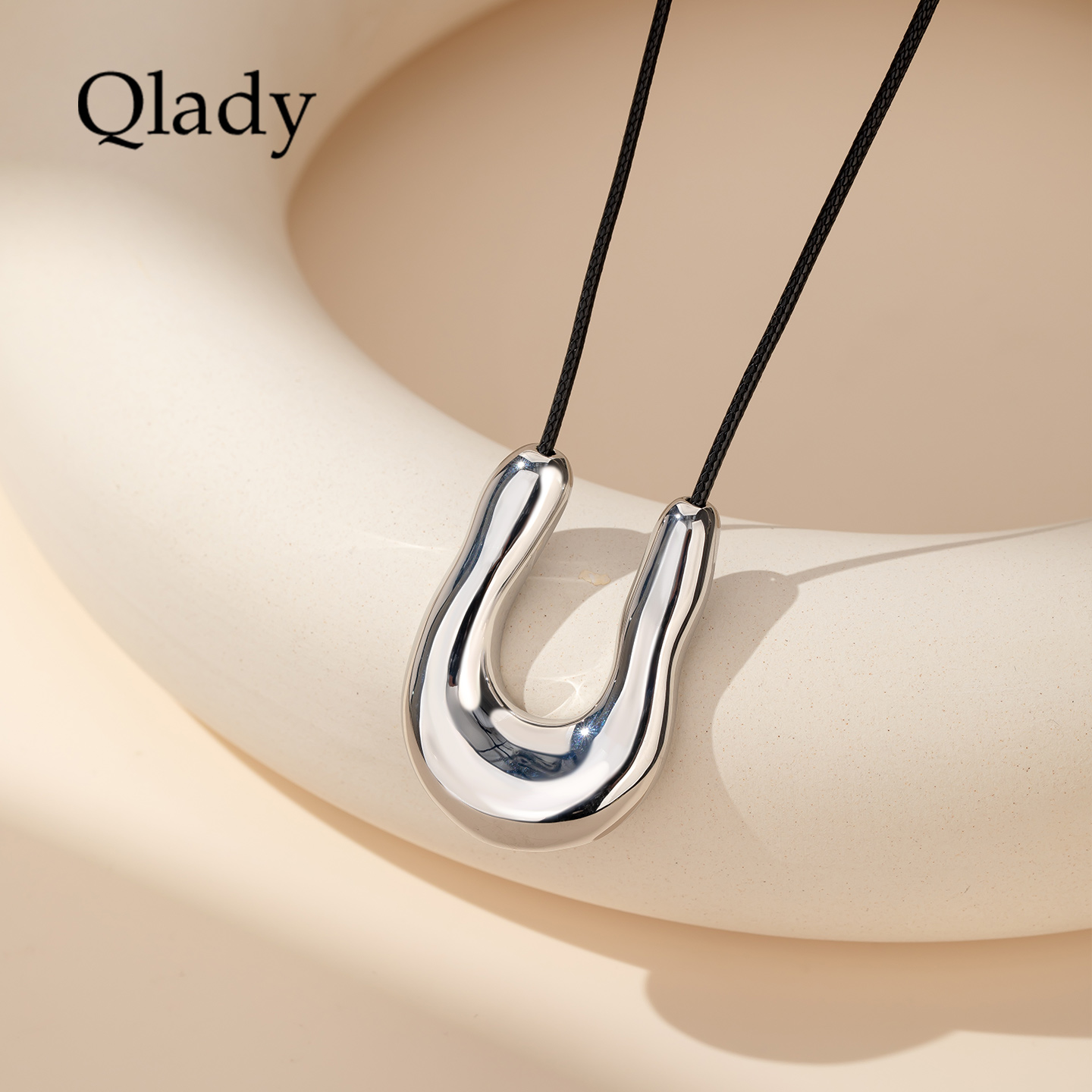 项链U型高级设计女款2025新款配饰饰品吊坠抽拉锁骨链毛衣链颈链