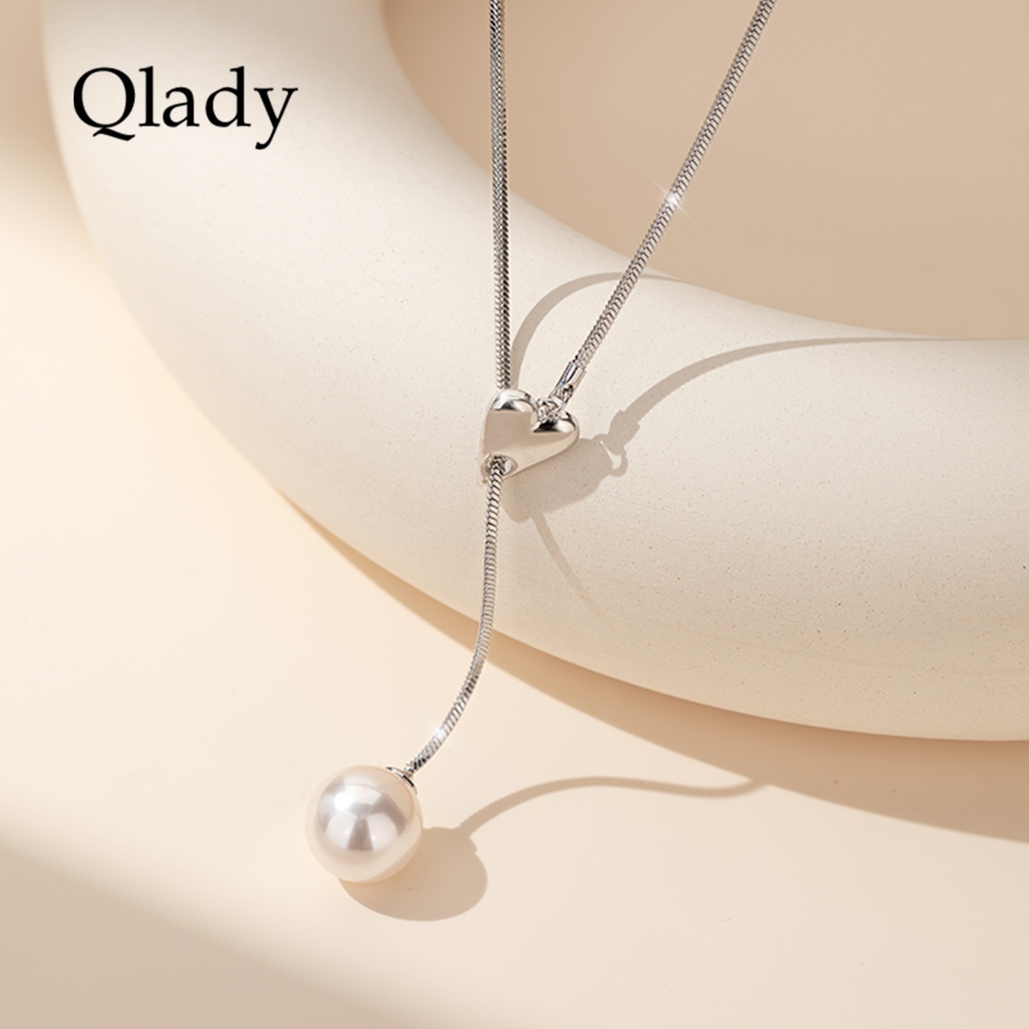 优雅项链仿珍珠高级感轻奢设计感女款2025新款配饰饰品吊坠抽拉