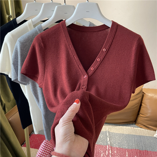 羊毛纯色V领正肩短袖针织衫女新款显瘦纽扣短款上衣套头打底衫