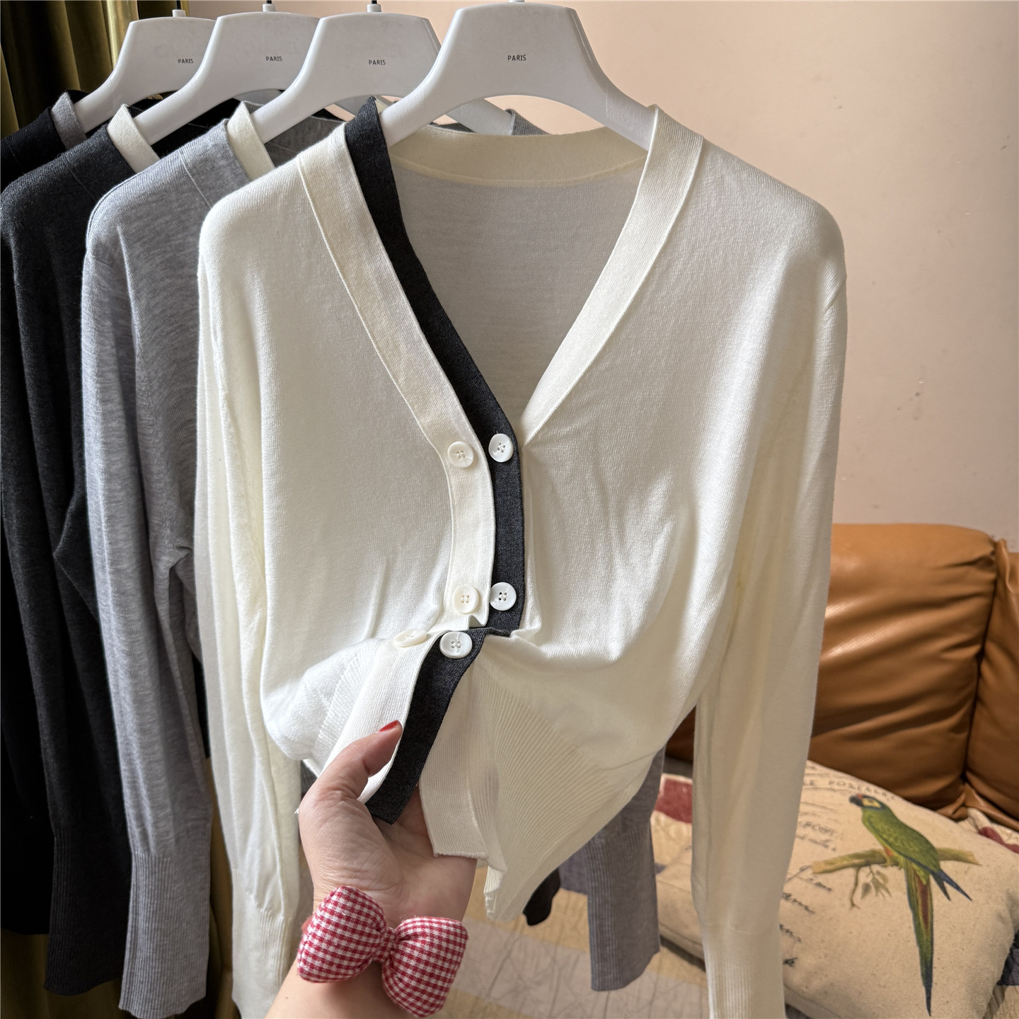 拼色羊毛柔软V领纽扣针织开衫女长袖外穿打底毛衣外套上衣纯色