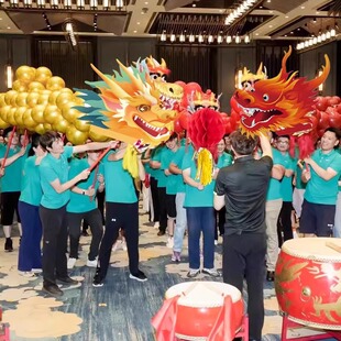 泡泡龙创意气球舞元 旦新年活动游戏立体龙头幼儿园游戏道具布置