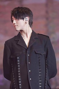 20cm娃衣公仔衫香港MIRROR男團姜濤Keung To风衣演出服同款娃衣服