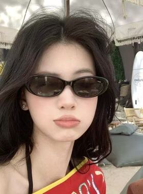 韩系复古椭圆猫眼墨镜女款2026新款海边拍照防晒太阳眼镜窄框小脸