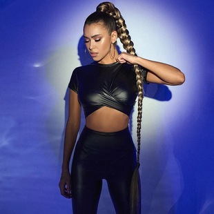 短上衣 亮面漆皮交叉辣妹露脐机车风高腰短袖 欧美女式 紧身T恤新款