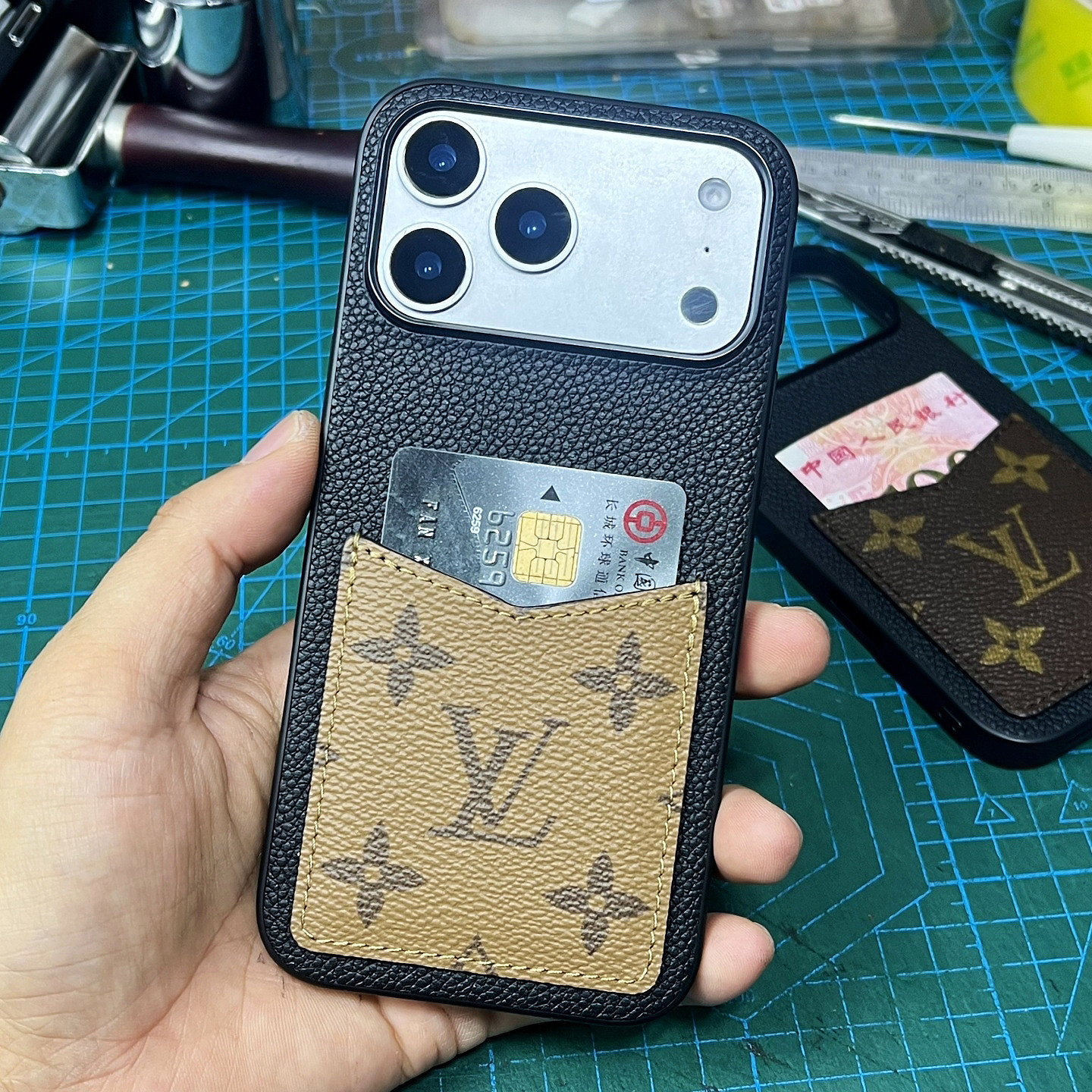 适用苹果iPhone17promax真皮插卡包LV旧包翻新改造手机壳 Air/17pro/16pm/15/14全包防摔新潮大牌保护套外壳