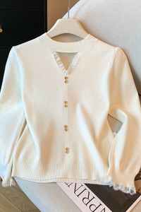 2025冬季新款打底针织衫厚款内搭毛衣蕾丝拼接领口镂空上衣，女装针织衫/毛衣，衣嘉衣服饰