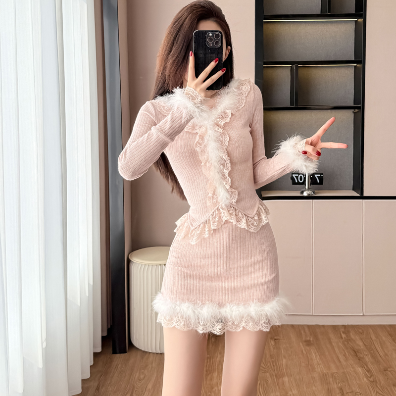 粉色花海春秋修身显瘦纯欲风漫画型身材针织上衣加半身短裙套装女，女装套装/套裙，衣嘉衣服饰