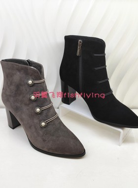 卡迪娜专柜正品2021冬新款尖头粗高跟珍珠排扣女短靴棉靴KA12929