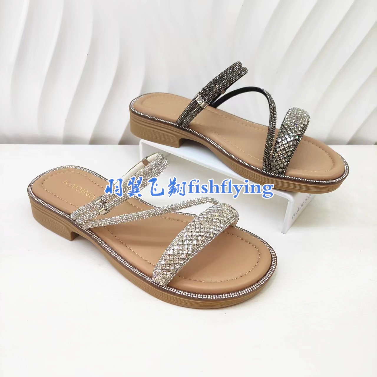 KM261511卡迪娜专柜正品2026夏季新细带水钻时尚两串穿女凉拖鞋