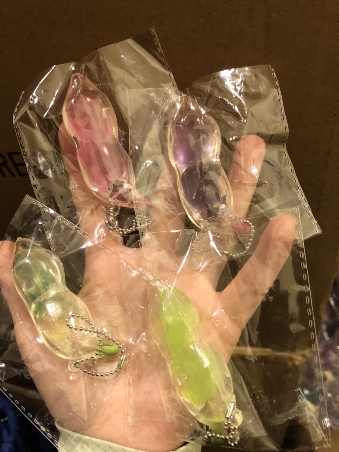 可以挤出两颗豆子哦^_^透明软软双豆子挤挤挂件（消耗品慎拍哇）