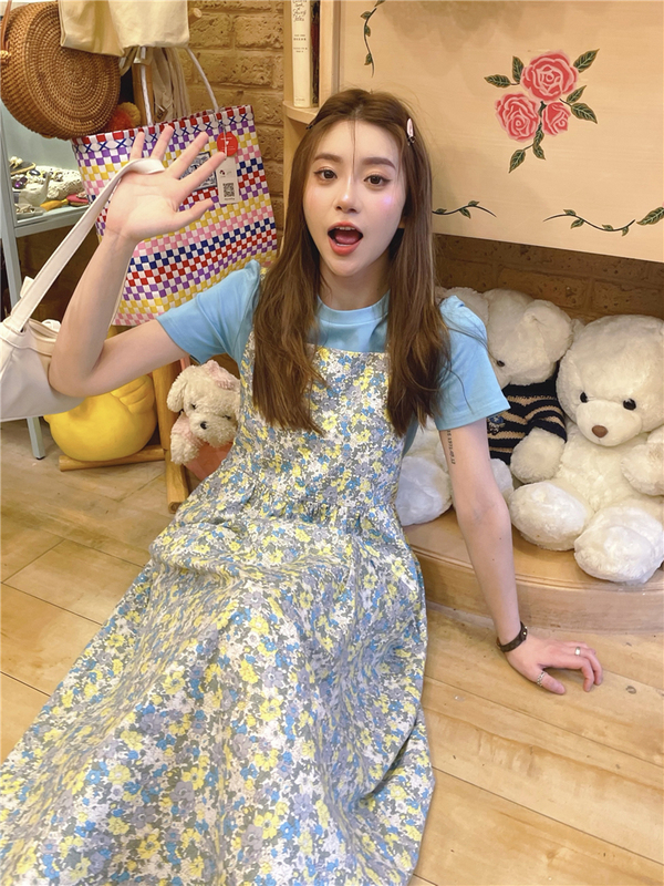 Real price ~ two piece T-shirt with back skirt, sweet pleated Floral Dress + simple base coat