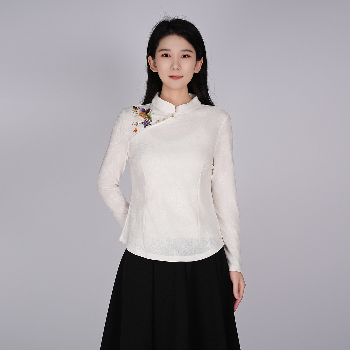 2025秋季中式纯色长袖立领舒适优雅气质内搭女士短款通勤百搭上衣