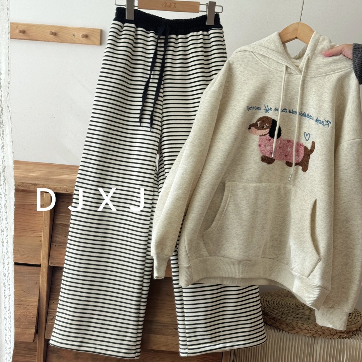 卷妈爱大小卷25冬季儿童加绒连帽卫衣套装中大童条纹阔腿裤两件套