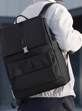 2026新款简约男士双肩包休闲旅行包商务通勤电脑背包轻便学生书包