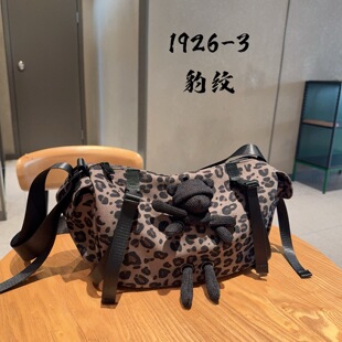 金凡洛2026新款时尚豹纹包单肩包斜挎包女包休闲包手提包尼龙包