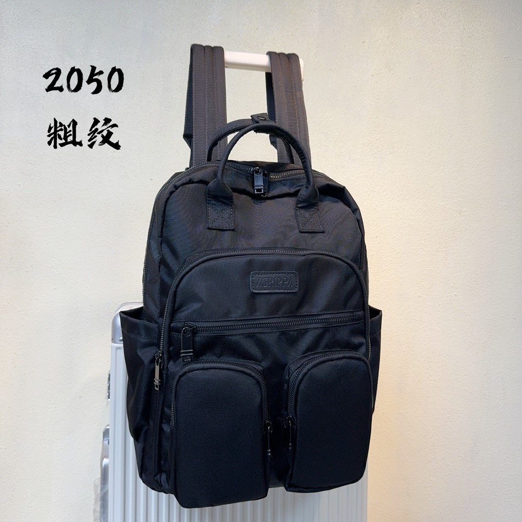 2026款黑色双肩包简约商务通勤包轻便旅行电脑背包青年男女通用